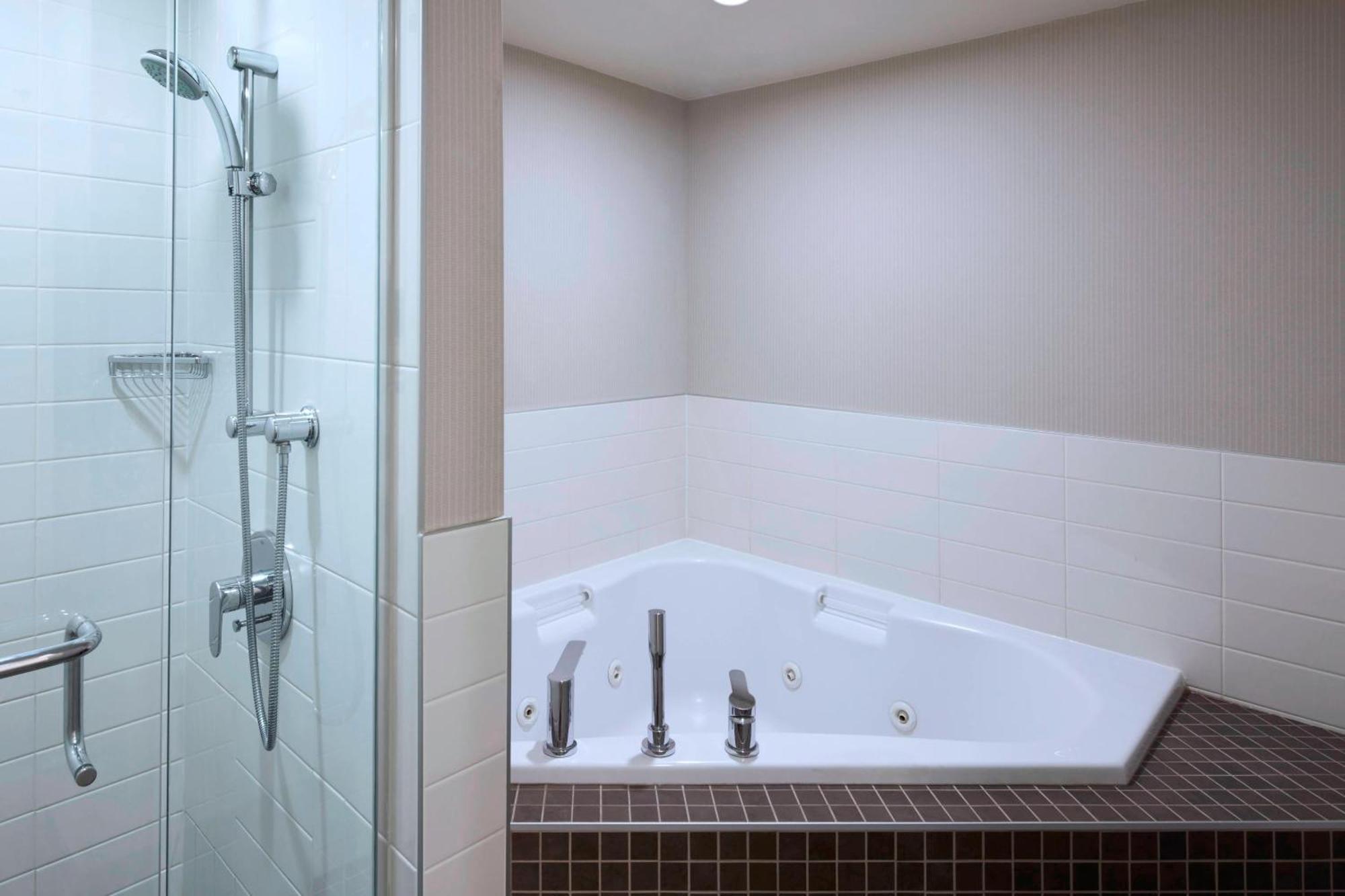 Delta By Marriott Hotel 4*